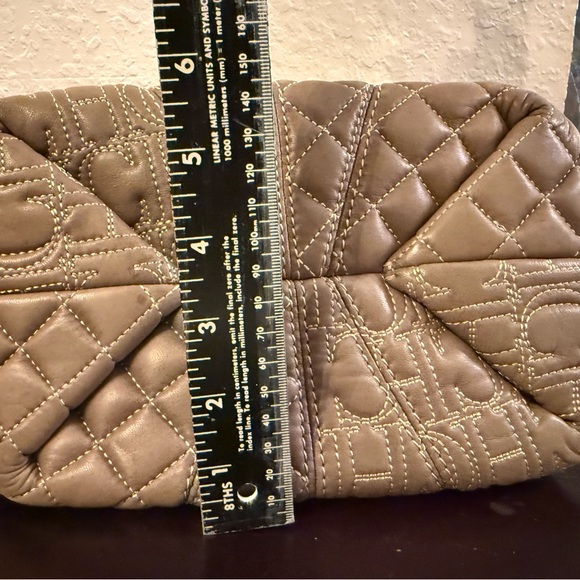 CH Carolina Herrera monogram and quilted tan handbag - Picture 10 of 12